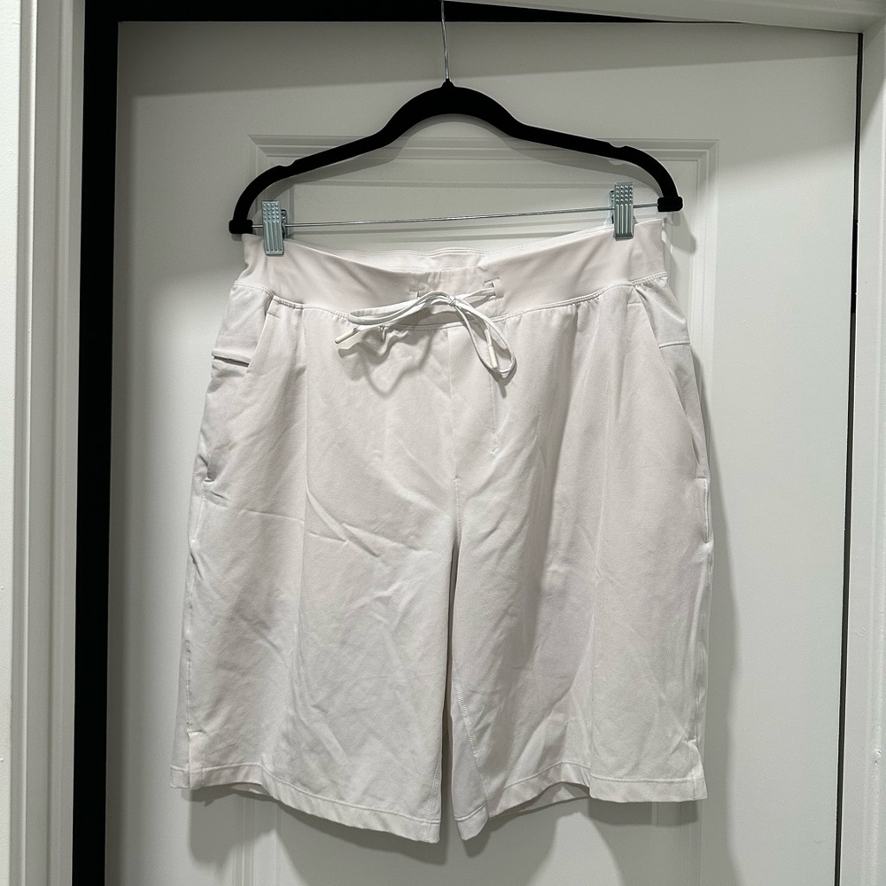 Lululemon Men's Large White T.H.E. Short Lined 9” Shorts